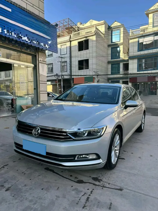 2019 Volkswagen Magotan 2.0T 186HP L4 7DCT,autocango,china used car exporter,china ev exporter,chinese used car exporter,chinese used ev exporter