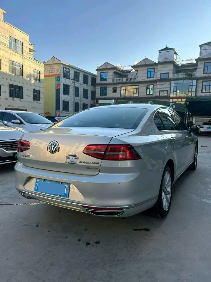 2019 Volkswagen Magotan 2.0T 186HP L4 7DCT,autocango,china used car exporter,china ev exporter,chinese used car exporter,chinese used ev exporter