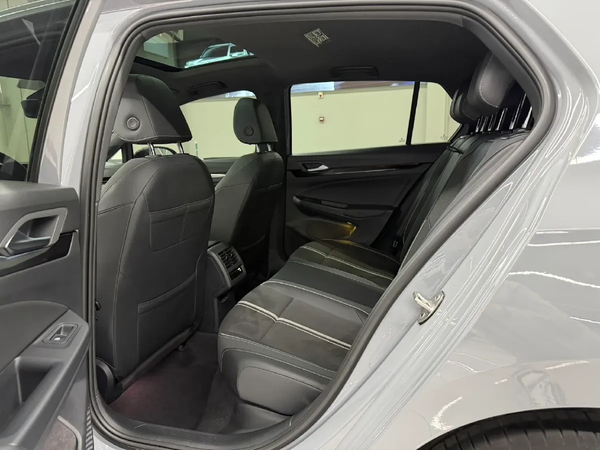 2023 Volkswagen Golf 1.4T 150HP L4 7DCT,autocango,china used car exporter,china ev exporter,chinese used car exporter,chinese used ev exporter