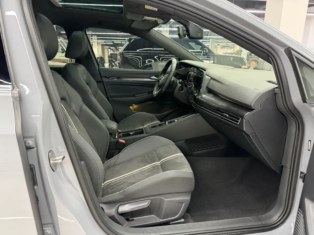 2023 Volkswagen Golf 1.4T 150HP L4 7DCT,autocango,china used car exporter,china ev exporter,chinese used car exporter,chinese used ev exporter