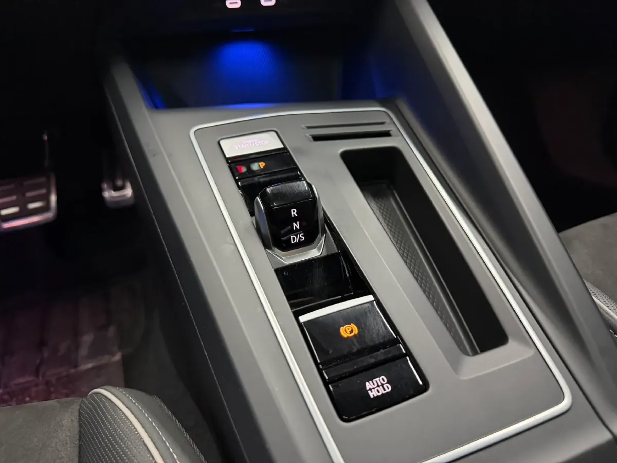 2023 Volkswagen Golf 1.4T 150HP L4 7DCT,autocango,china used car exporter,china ev exporter,chinese used car exporter,chinese used ev exporter