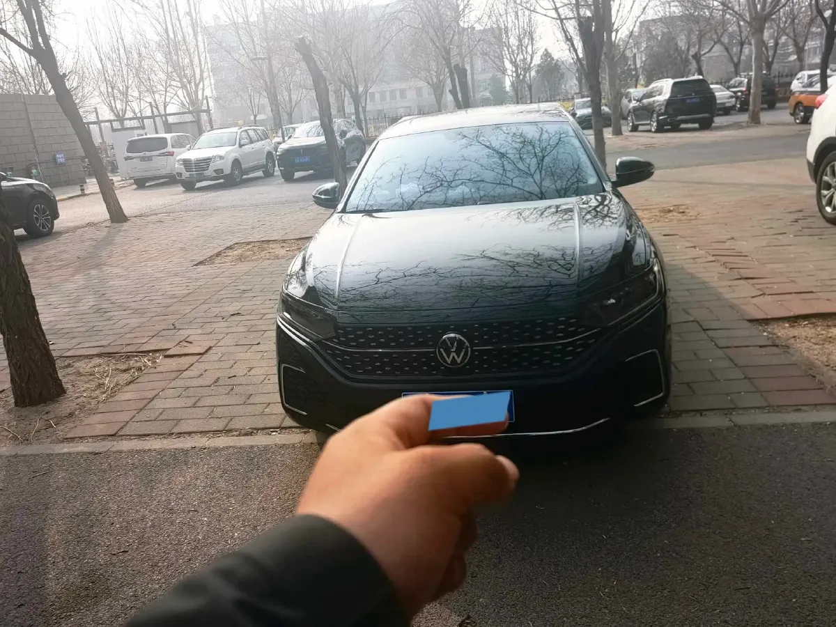 2024 Volkswagen Passat 2.0T 220HP L4 7DCT,autocango,china used car exporter,china ev exporter,chinese used car exporter,chinese used ev exporter