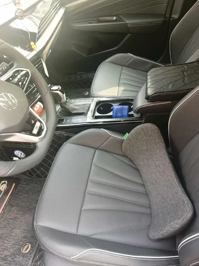 2024 Volkswagen Passat 2.0T 220HP L4 7DCT,autocango,china used car exporter,china ev exporter,chinese used car exporter,chinese used ev exporter