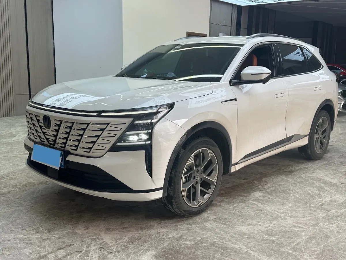 2025 ChangAn CS75 Plus 1.5T 192HP L4 8AT,autocango,china used car exporter,china ev exporter,chinese used car exporter,chinese used ev exporter