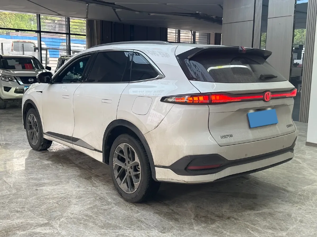 2025 ChangAn CS75 Plus 1.5T 192HP L4 8AT,autocango,china used car exporter,china ev exporter,chinese used car exporter,chinese used ev exporter