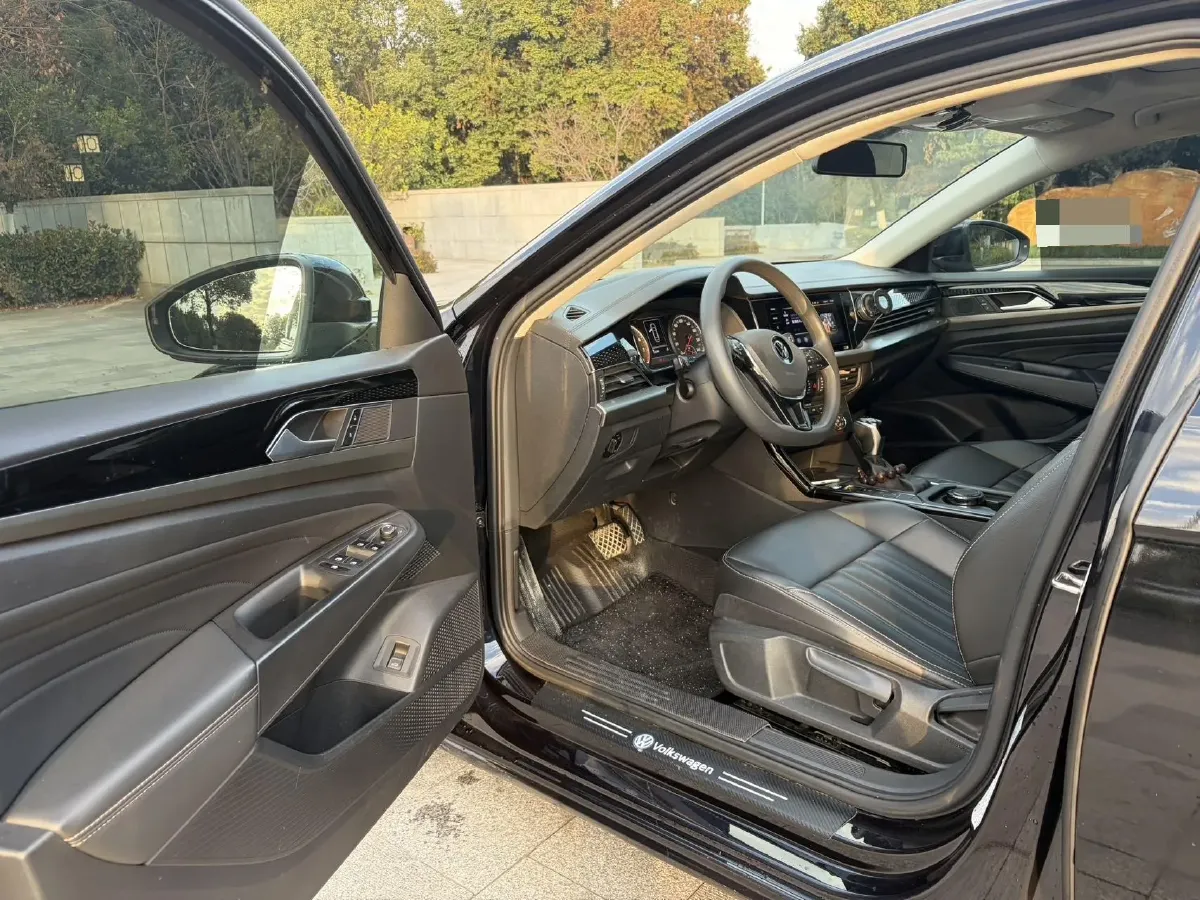 2021 Volkswagen Passat 1.4T 150HP L4 7DCT,autocango,china used car exporter,china ev exporter,chinese used car exporter,chinese used ev exporter