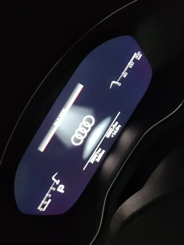 2024 Audi Q5L 2.0T 245HP L4 7DCT,autocango,china used car exporter,china ev exporter,chinese used car exporter,chinese used ev exporter