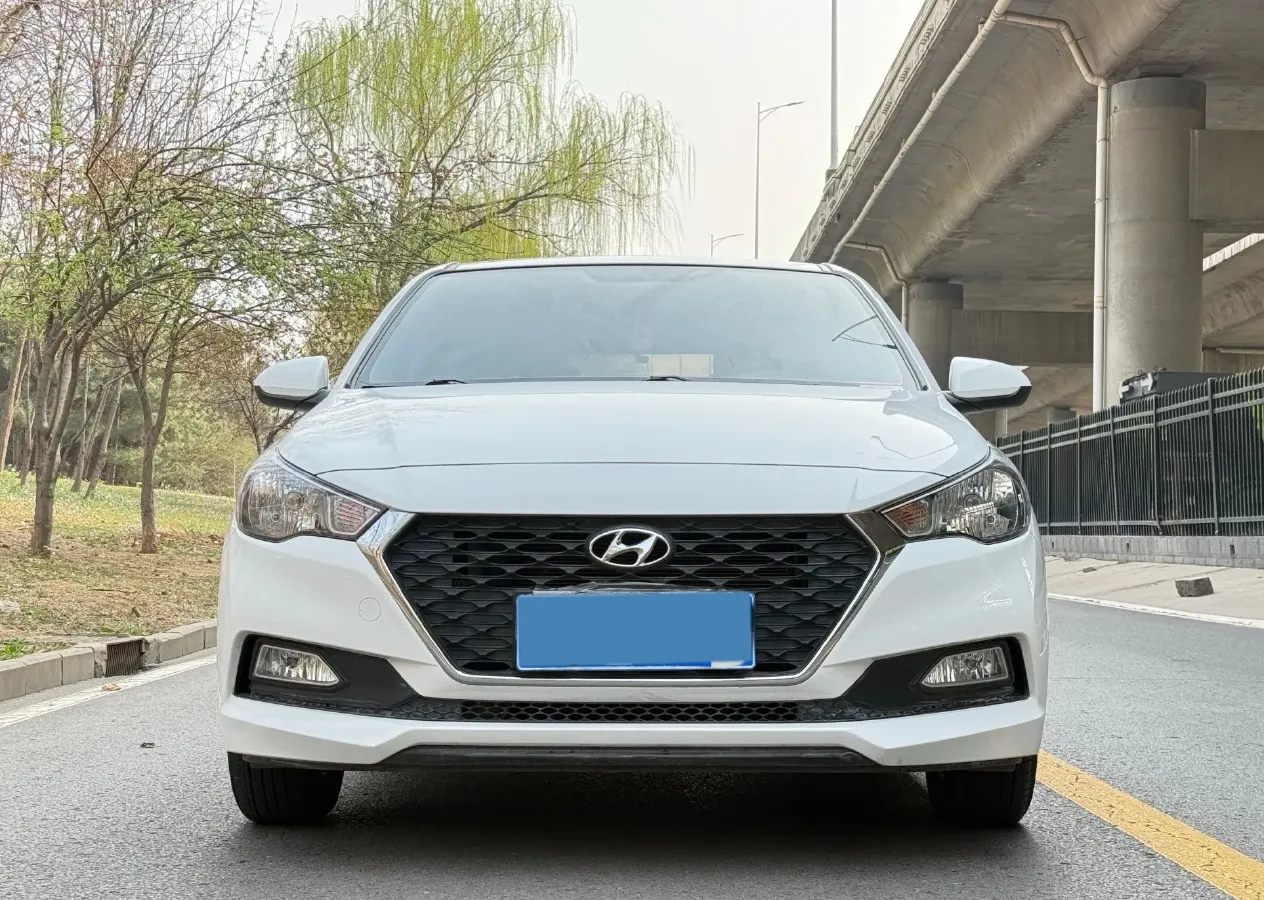 2017 Hyundai Verna RV 1.4L 100HP L4 6AT,autocango,china used car exporter,china ev exporter,chinese used car exporter,chinese used ev exporter