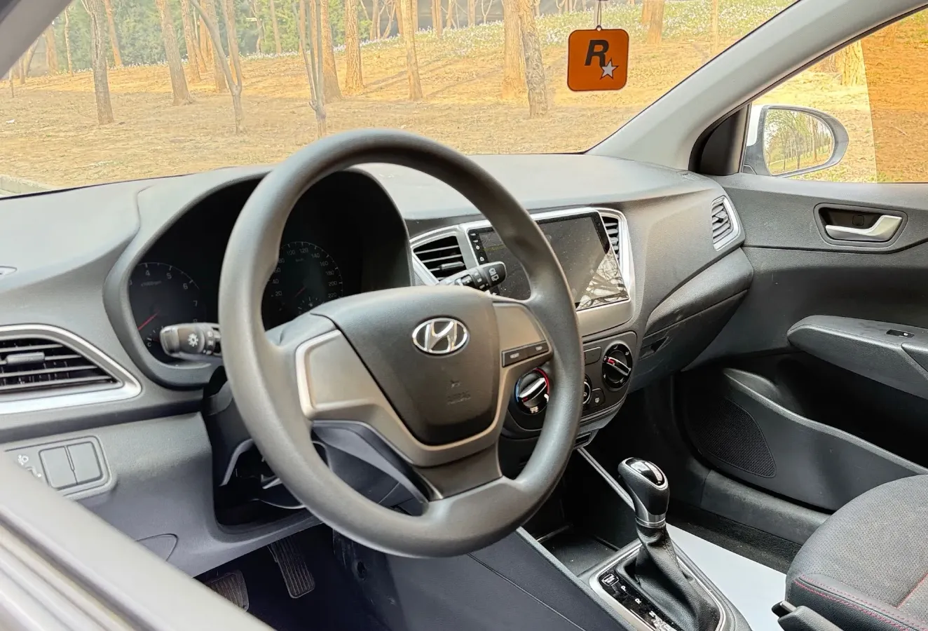 2017 Hyundai Verna RV 1.4L 100HP L4 6AT,autocango,china used car exporter,china ev exporter,chinese used car exporter,chinese used ev exporter