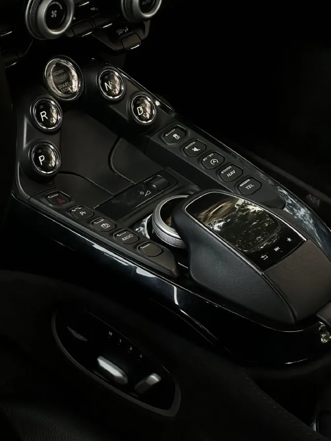 2018 Aston Martin V8 Vantage 4.0T 510HP V8 8AT,autocango,china used car exporter,china ev exporter,chinese used car exporter,chinese used ev exporter