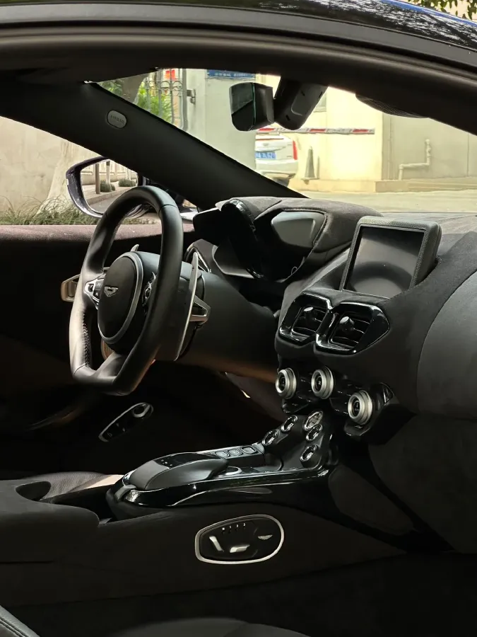 2018 Aston Martin V8 Vantage 4.0T 510HP V8 8AT,autocango,china used car exporter,china ev exporter,chinese used car exporter,chinese used ev exporter