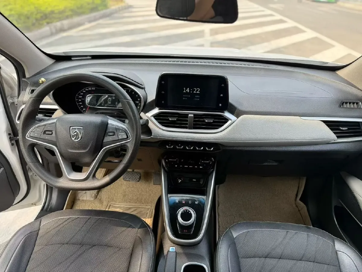 2017 BaoJun 310W 1.5L 105HP L4 6MT,autocango,china used car exporter,china ev exporter,chinese used car exporter,chinese used ev exporter