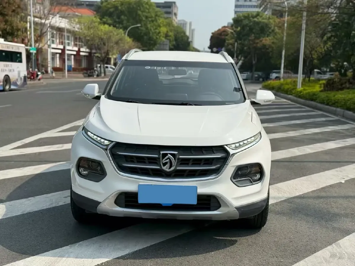 2017 BaoJun 310W 1.5L 105HP L4 6MT,autocango,china used car exporter,china ev exporter,chinese used car exporter,chinese used ev exporter