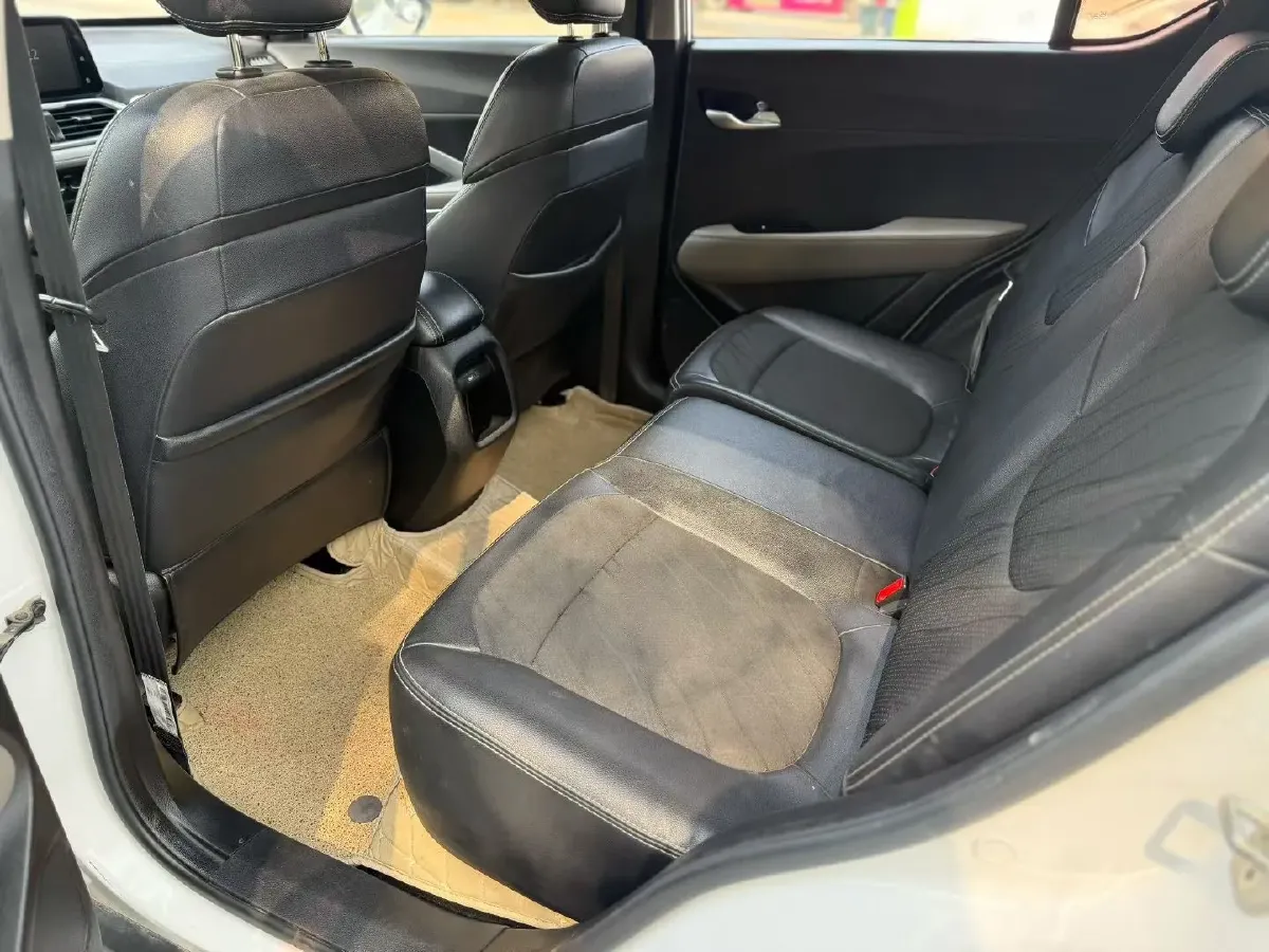 2017 BaoJun 310W 1.5L 105HP L4 6MT,autocango,china used car exporter,china ev exporter,chinese used car exporter,chinese used ev exporter