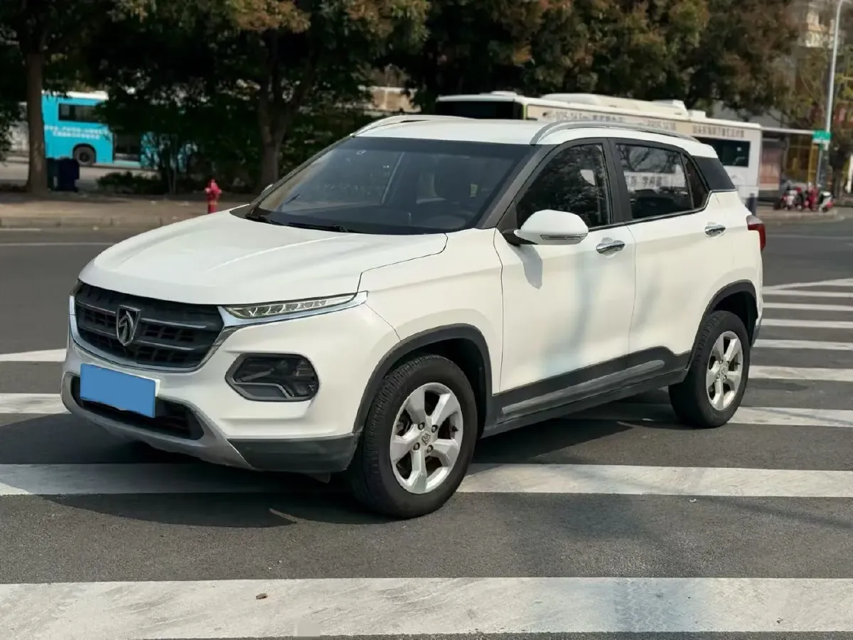 2017 BaoJun 310W 1.5L 105HP L4 6MT,autocango,china used car exporter,china ev exporter,chinese used car exporter,chinese used ev exporter