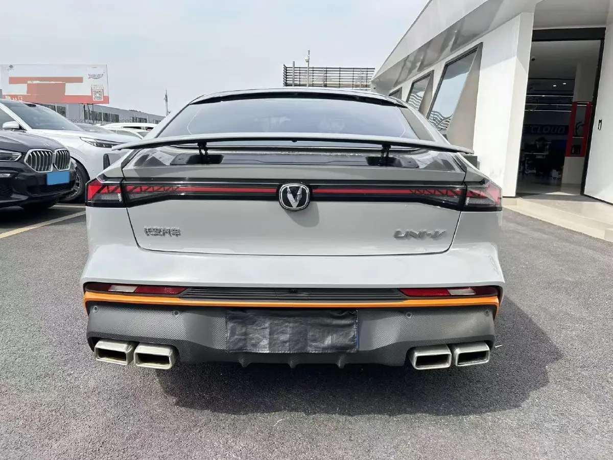 2024 ChangAn UNI-V 1.5T 188HP L4 7DCT,autocango,china used car exporter,china ev exporter,chinese used car exporter,chinese used ev exporter