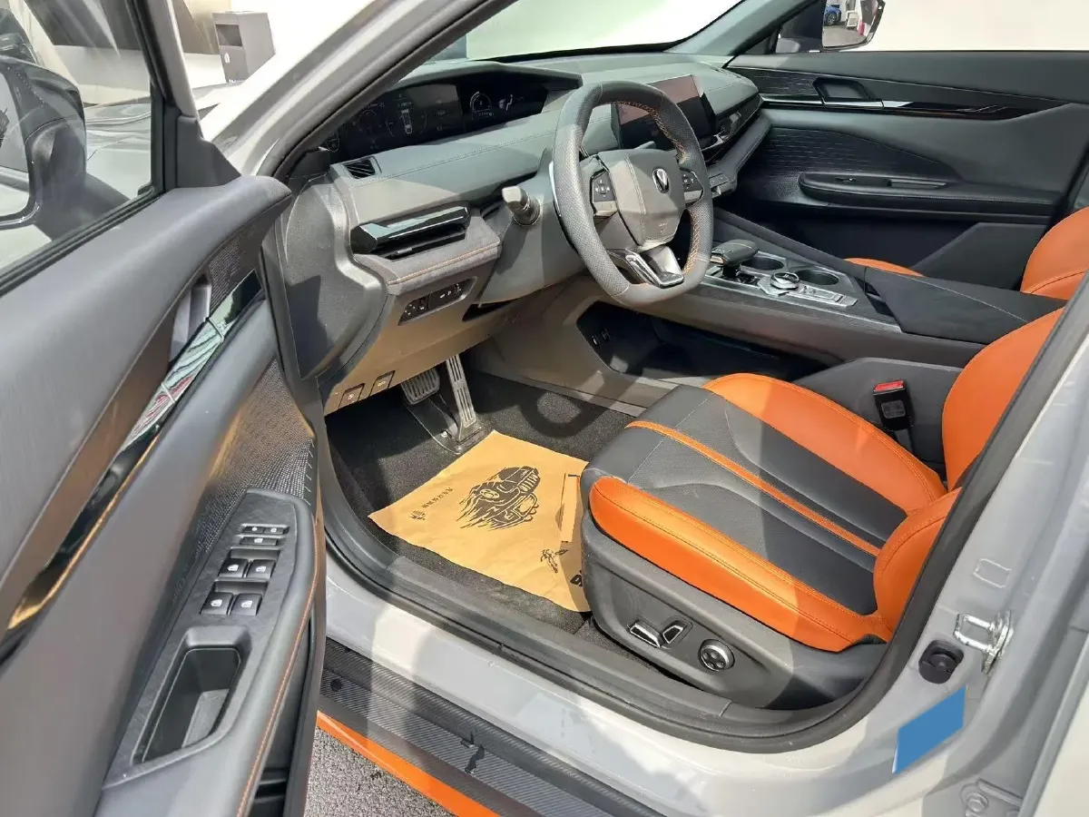 2024 ChangAn UNI-V 1.5T 188HP L4 7DCT,autocango,china used car exporter,china ev exporter,chinese used car exporter,chinese used ev exporter