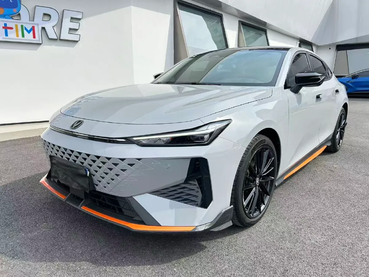 2024 ChangAn UNI-V 1.5T 188HP L4 7DCT,autocango,china used car exporter,china ev exporter,chinese used car exporter,chinese used ev exporter