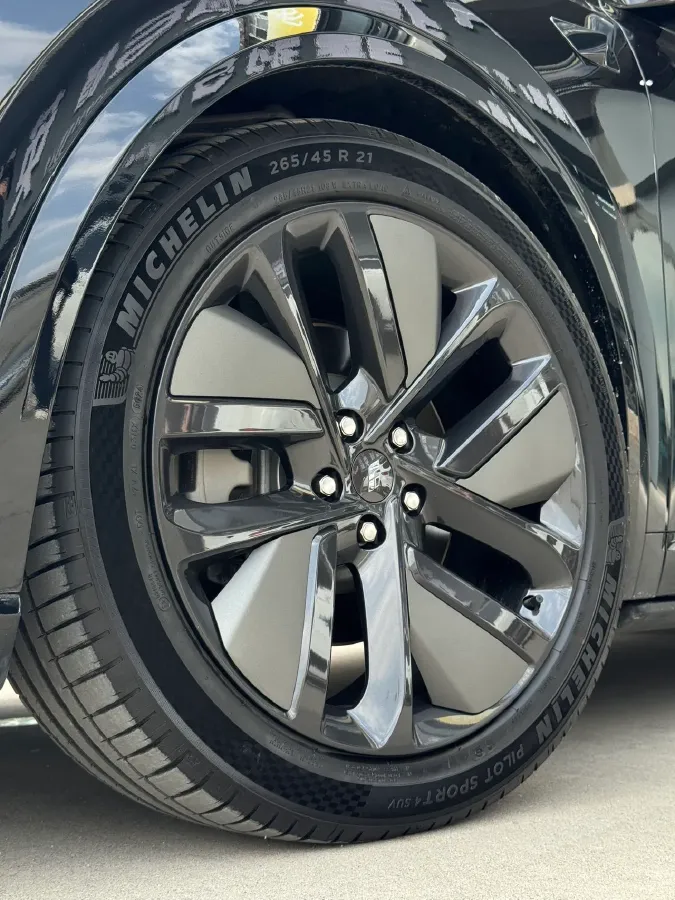 2024 Ford Bronco 2.3T 275HP L4 10AT,autocango,china used car exporter,china ev exporter,chinese used car exporter,chinese used ev exporter