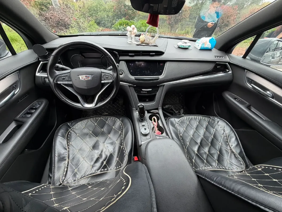 2021 Cadillac XT6 2.0T 237HP L4 9AT,autocango,china used car exporter,china ev exporter,chinese used car exporter,chinese used ev exporter