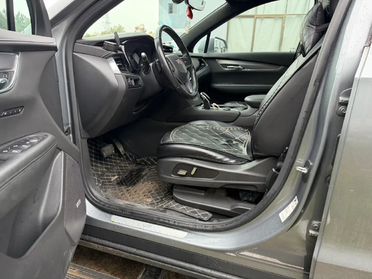 2021 Cadillac XT6 2.0T 237HP L4 9AT,autocango,china used car exporter,china ev exporter,chinese used car exporter,chinese used ev exporter