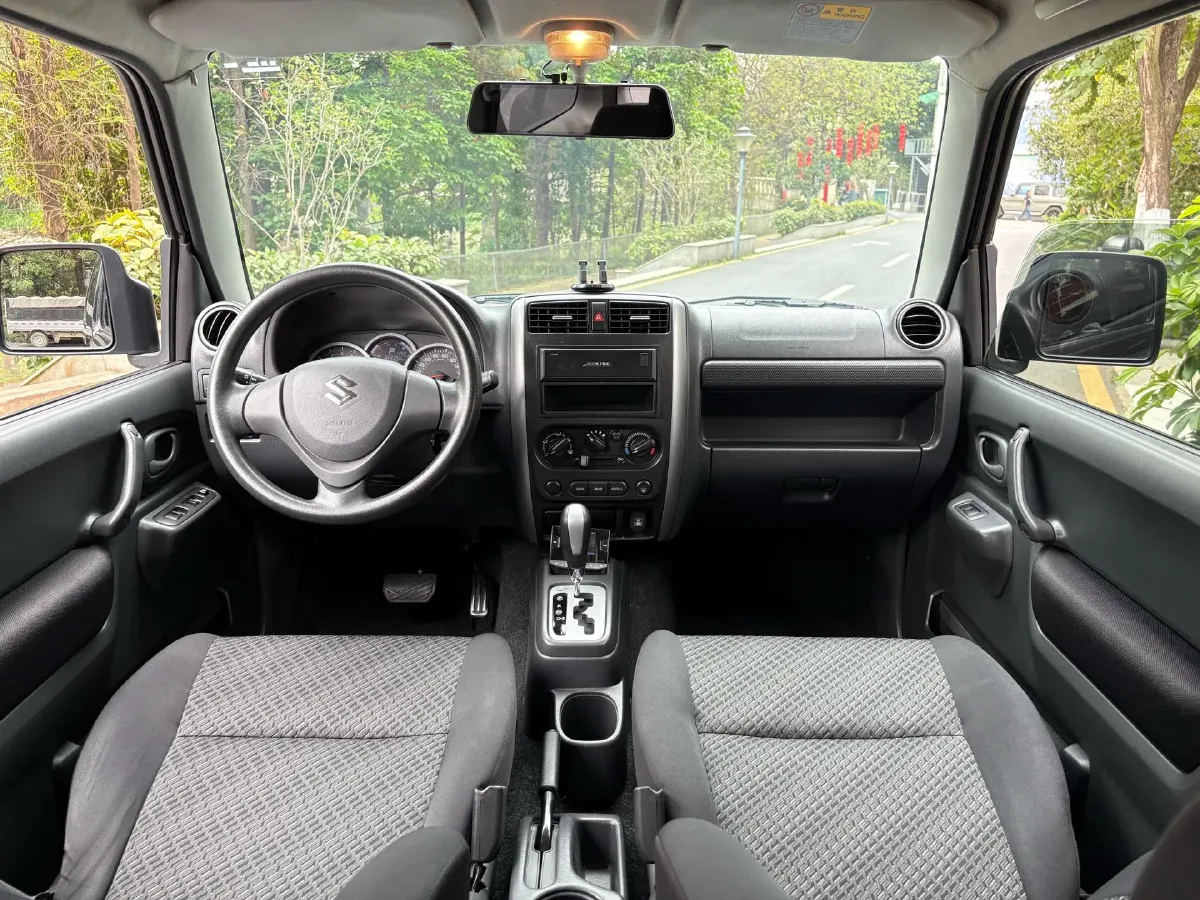 2015 Suzuki Jimny 1.3L 85HP L4 4AT,autocango,china used car exporter,china ev exporter,chinese used car exporter,chinese used ev exporter