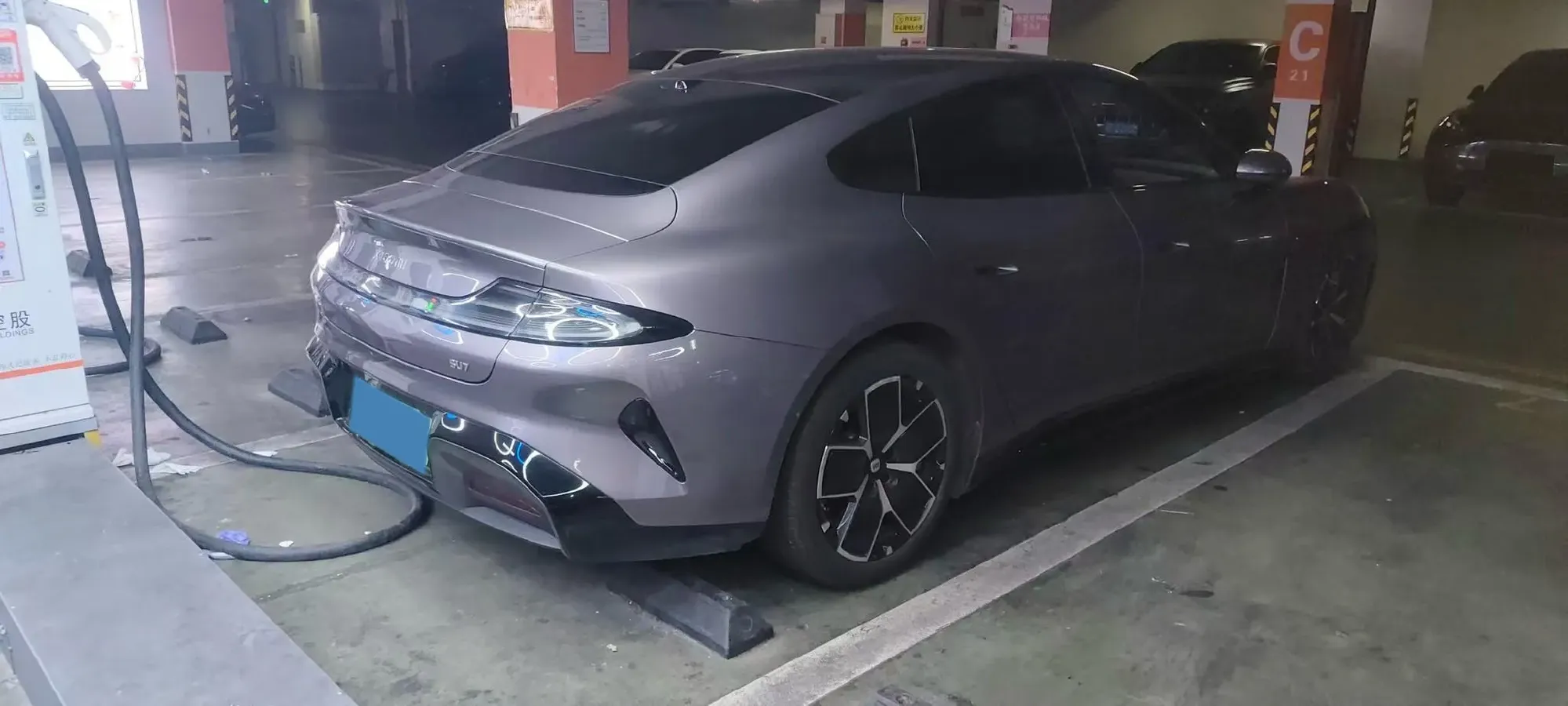 2024 MI SU7 BEV 73.6KWH,autocango,china used car exporter,china ev exporter,chinese used car exporter,chinese used ev exporter