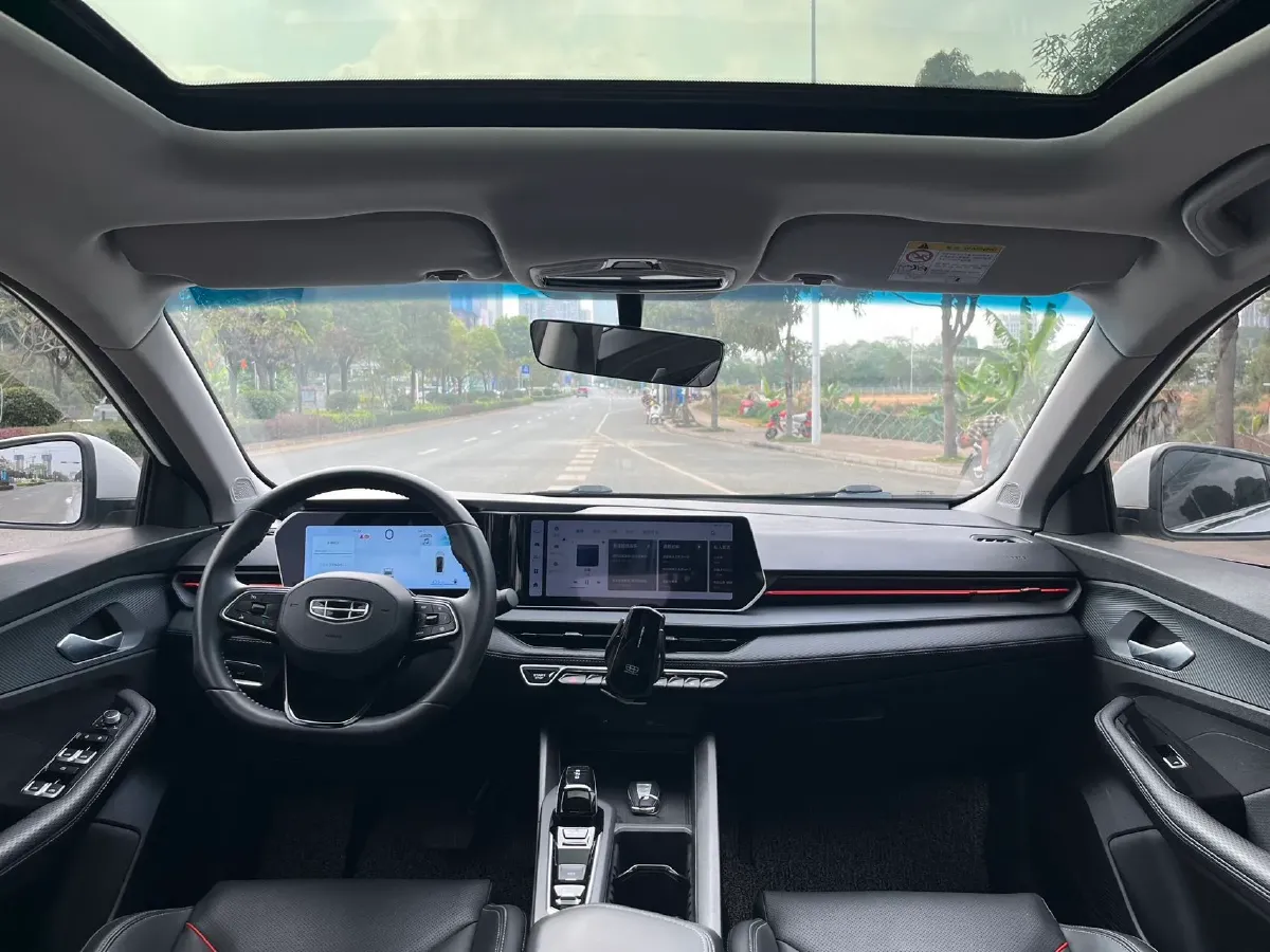 2022 Geely Binray 1.5T 181HP L4 7DCT,autocango,china used car exporter,china ev exporter,chinese used car exporter,chinese used ev exporter