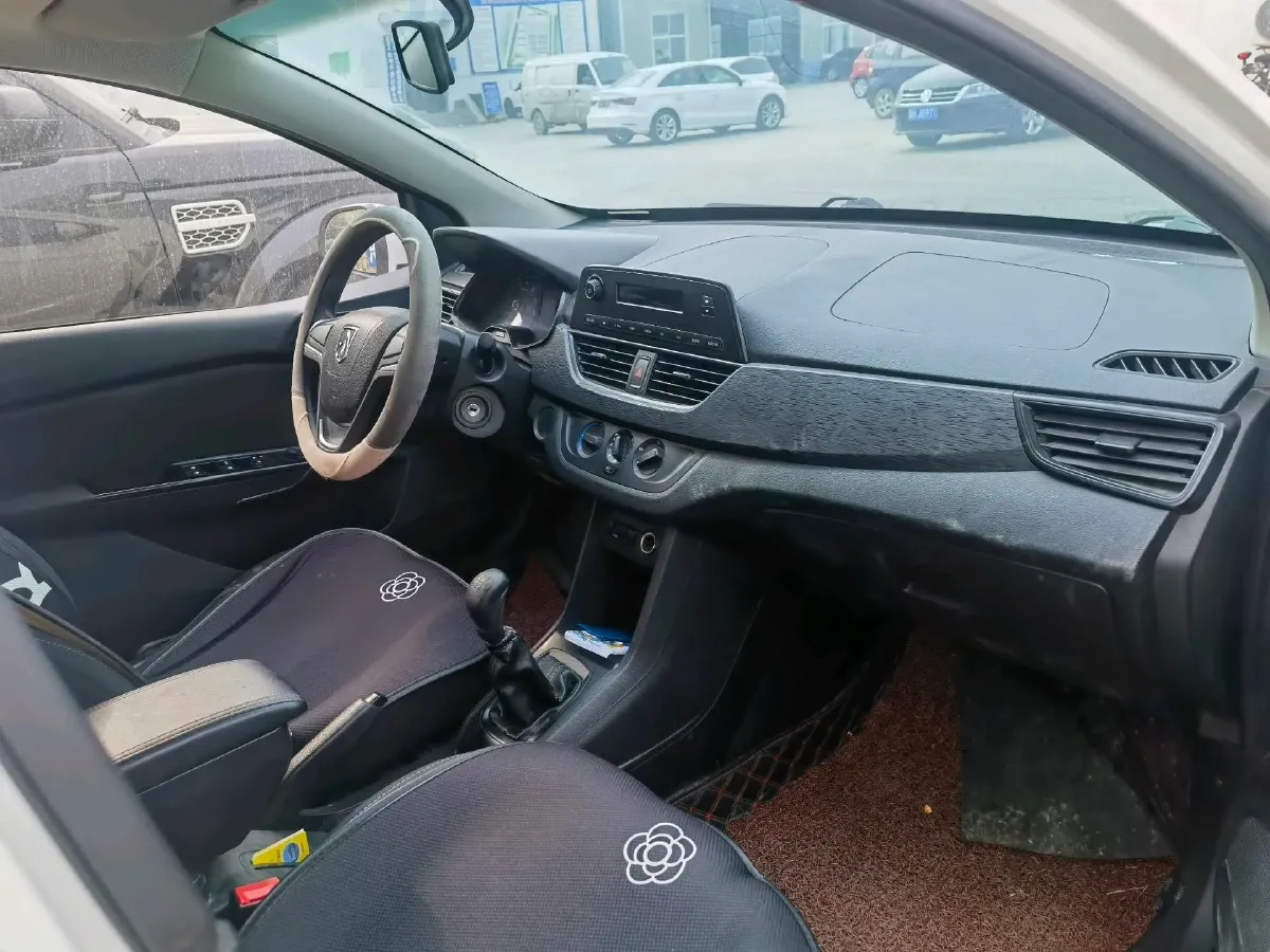 2020 BaoJun 310 1.2L 80HP L4 5MT,autocango,china used car exporter,china ev exporter,chinese used car exporter,chinese used ev exporter