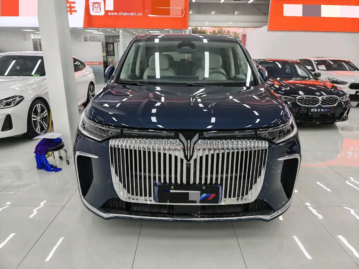 2025 Voyah Dream 1.5T 150HP L4 PHEV 41.7KWH,autocango,china used car exporter,china ev exporter,chinese used car exporter,chinese used ev exporter