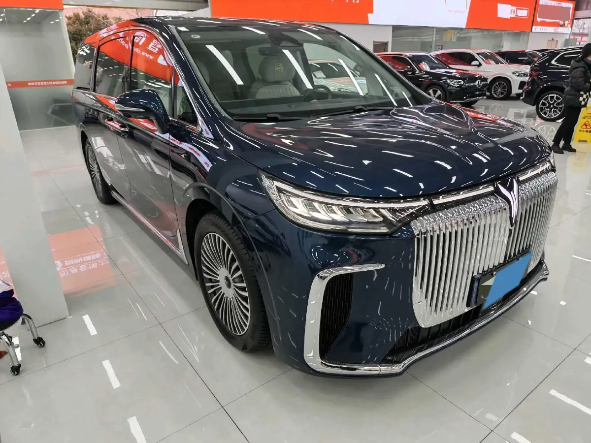 2025 Voyah Dream 1.5T 150HP L4 PHEV 41.7KWH,autocango,china used car exporter,china ev exporter,chinese used car exporter,chinese used ev exporter
