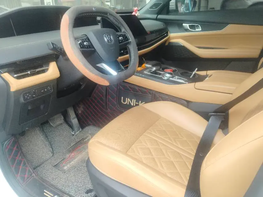 2021 ChangAn UNI-K 2.0T 233HP L4 8AT,autocango,china used car exporter,china ev exporter,chinese used car exporter,chinese used ev exporter