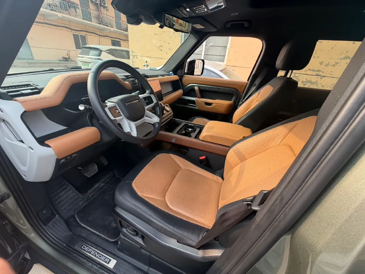 2023 Land Rover Defender 3.0T 400HP L6 8AT,autocango,china used car exporter,china ev exporter,chinese used car exporter,chinese used ev exporter