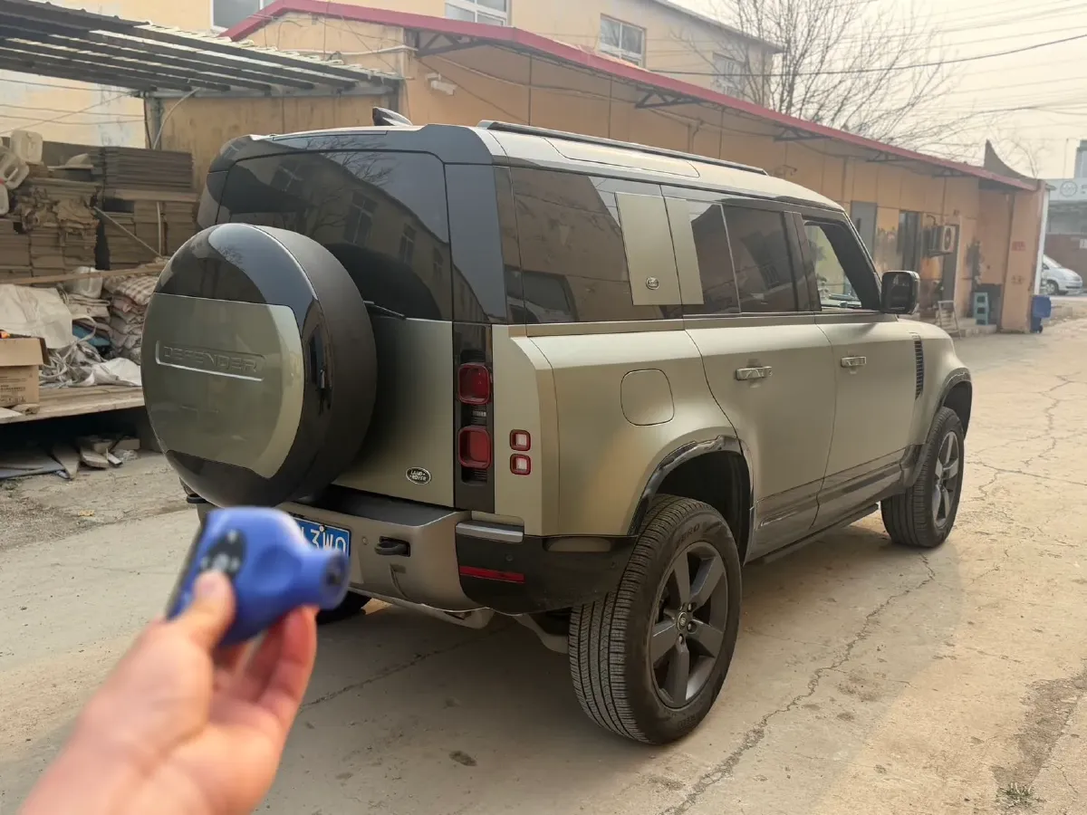 2023 Land Rover Defender 3.0T 400HP L6 8AT,autocango,china used car exporter,china ev exporter,chinese used car exporter,chinese used ev exporter