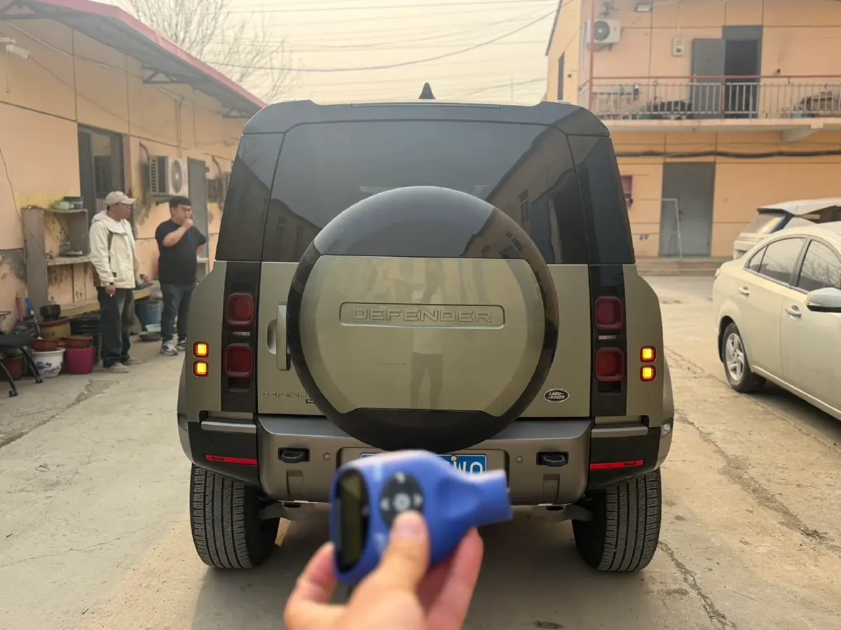 2023 Land Rover Defender 3.0T 400HP L6 8AT,autocango,china used car exporter,china ev exporter,chinese used car exporter,chinese used ev exporter