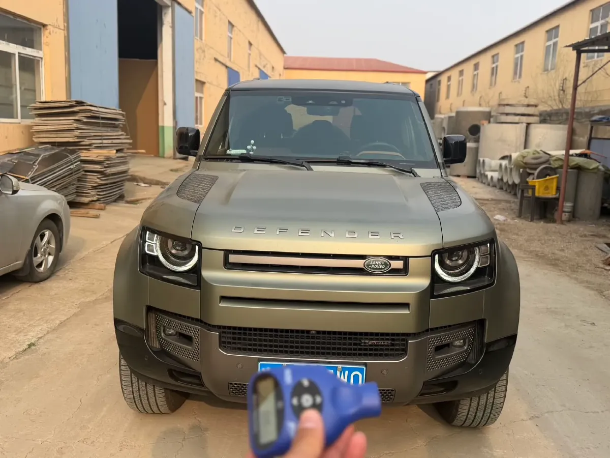 2023 Land Rover Defender 3.0T 400HP L6 8AT,autocango,china used car exporter,china ev exporter,chinese used car exporter,chinese used ev exporter