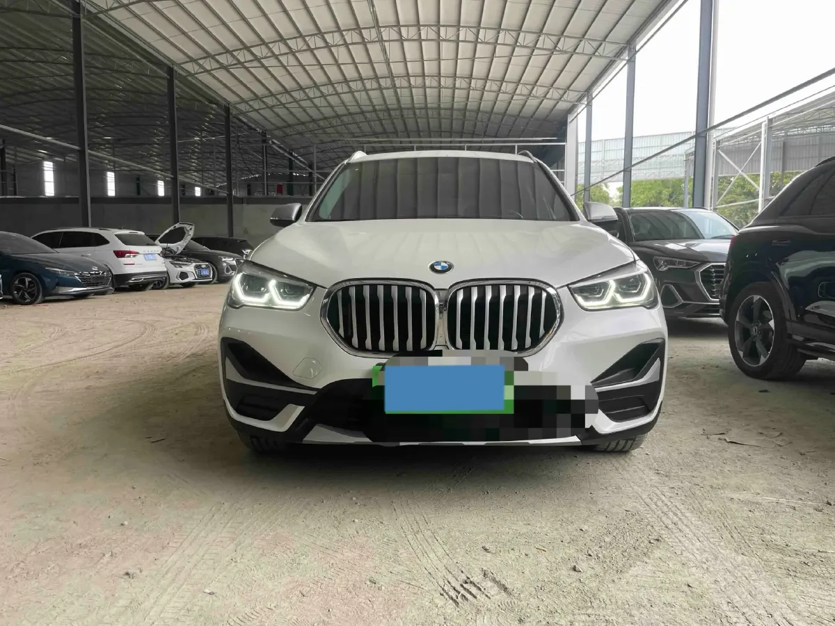 2022 BMW X1 1.5T 140HP L3 7DCT,autocango,china used car exporter,china ev exporter,chinese used car exporter,chinese used ev exporter
