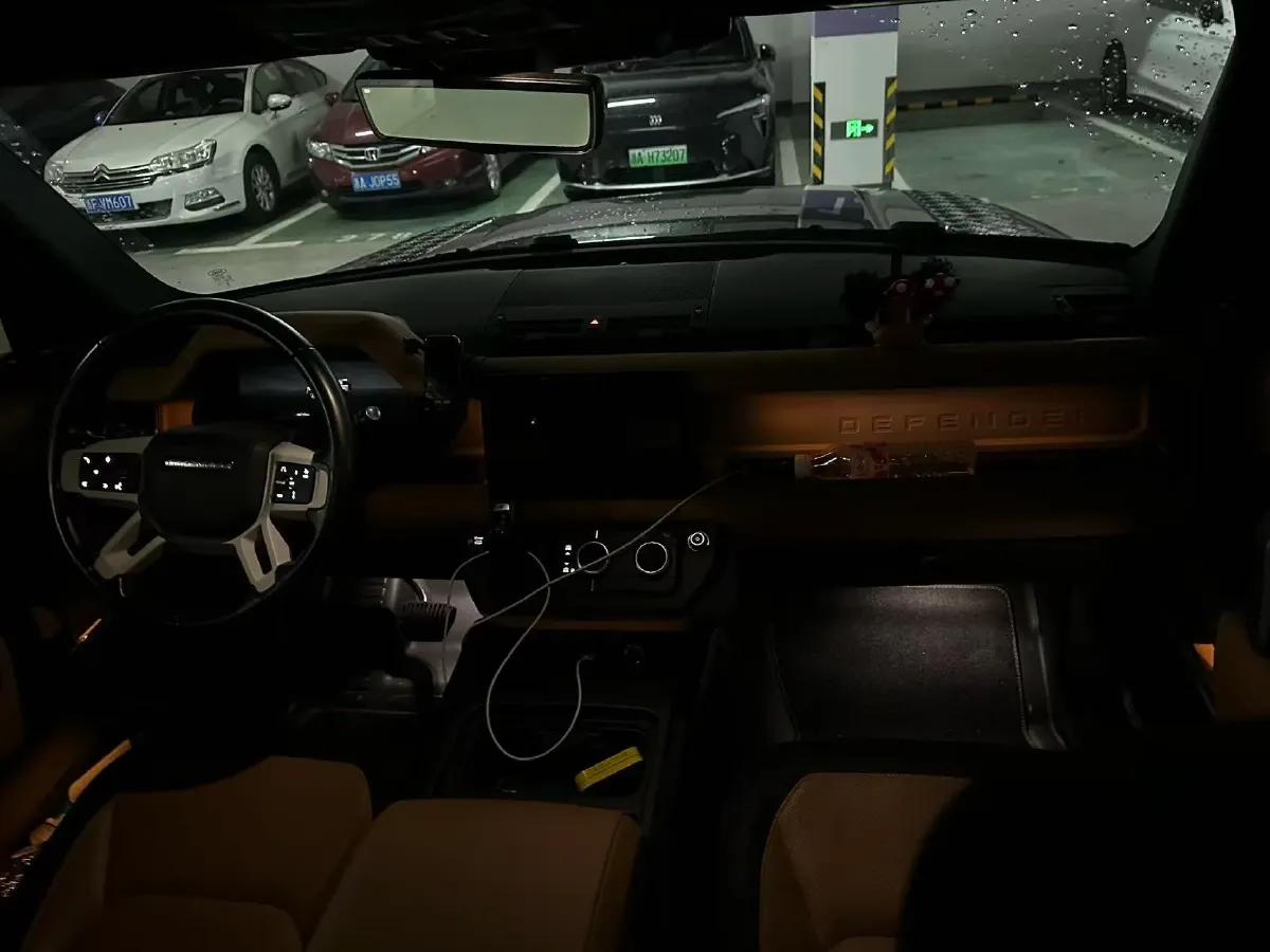 2024 Land Rover Defender 3.0T 400HP L6 8AT,autocango,china used car exporter,china ev exporter,chinese used car exporter,chinese used ev exporter