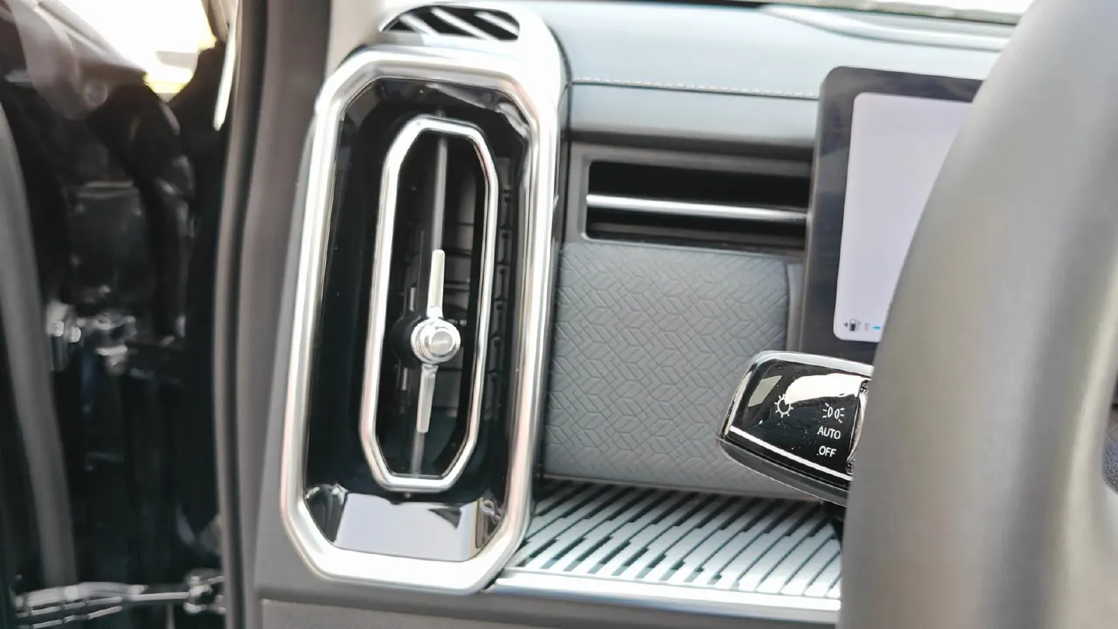 2023 Chery Exploration 06 1.6T 197HP L4 7DCT,autocango,china used car exporter,china ev exporter,chinese used car exporter,chinese used ev exporter