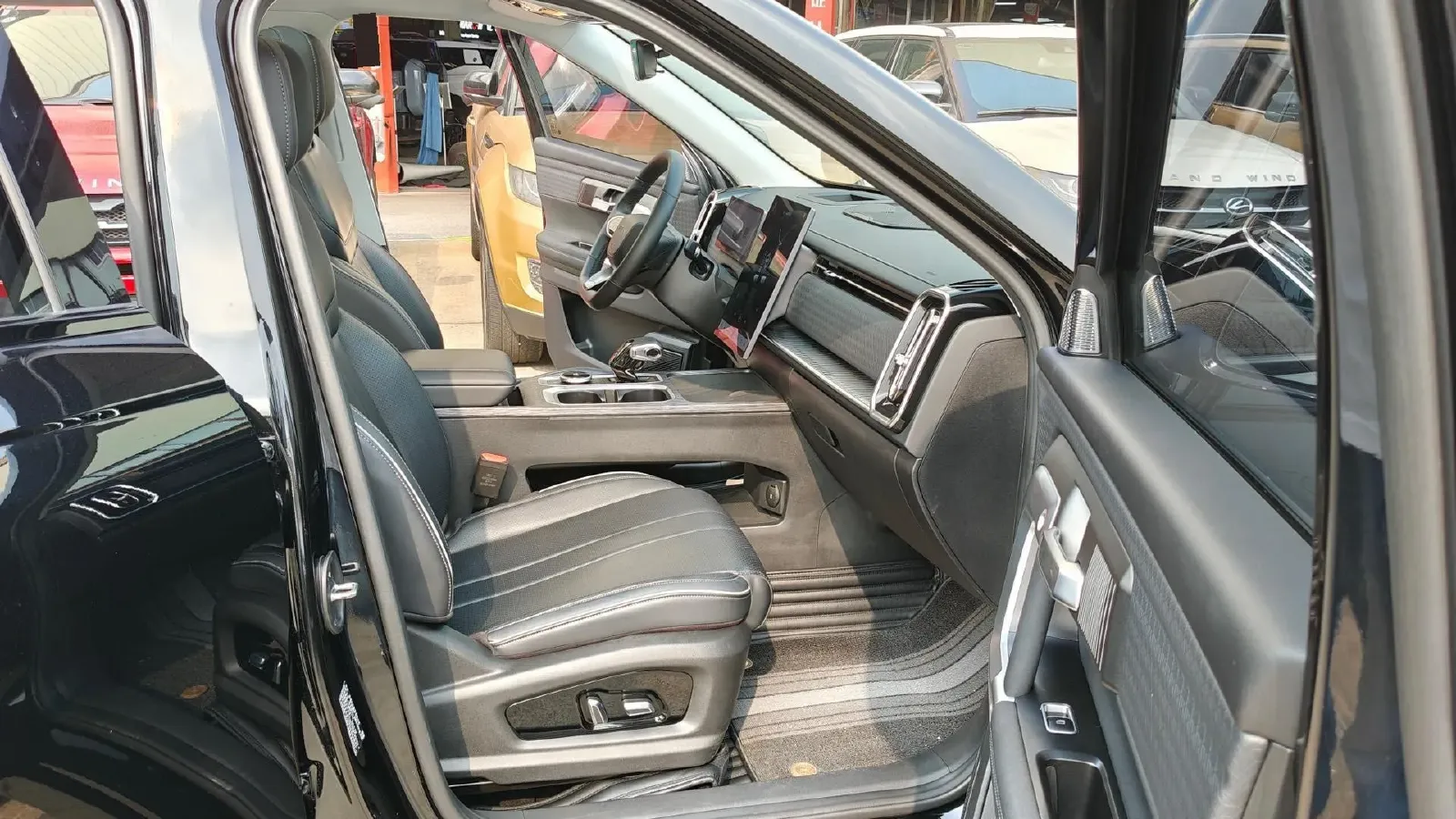 2023 Chery Exploration 06 1.6T 197HP L4 7DCT,autocango,china used car exporter,china ev exporter,chinese used car exporter,chinese used ev exporter