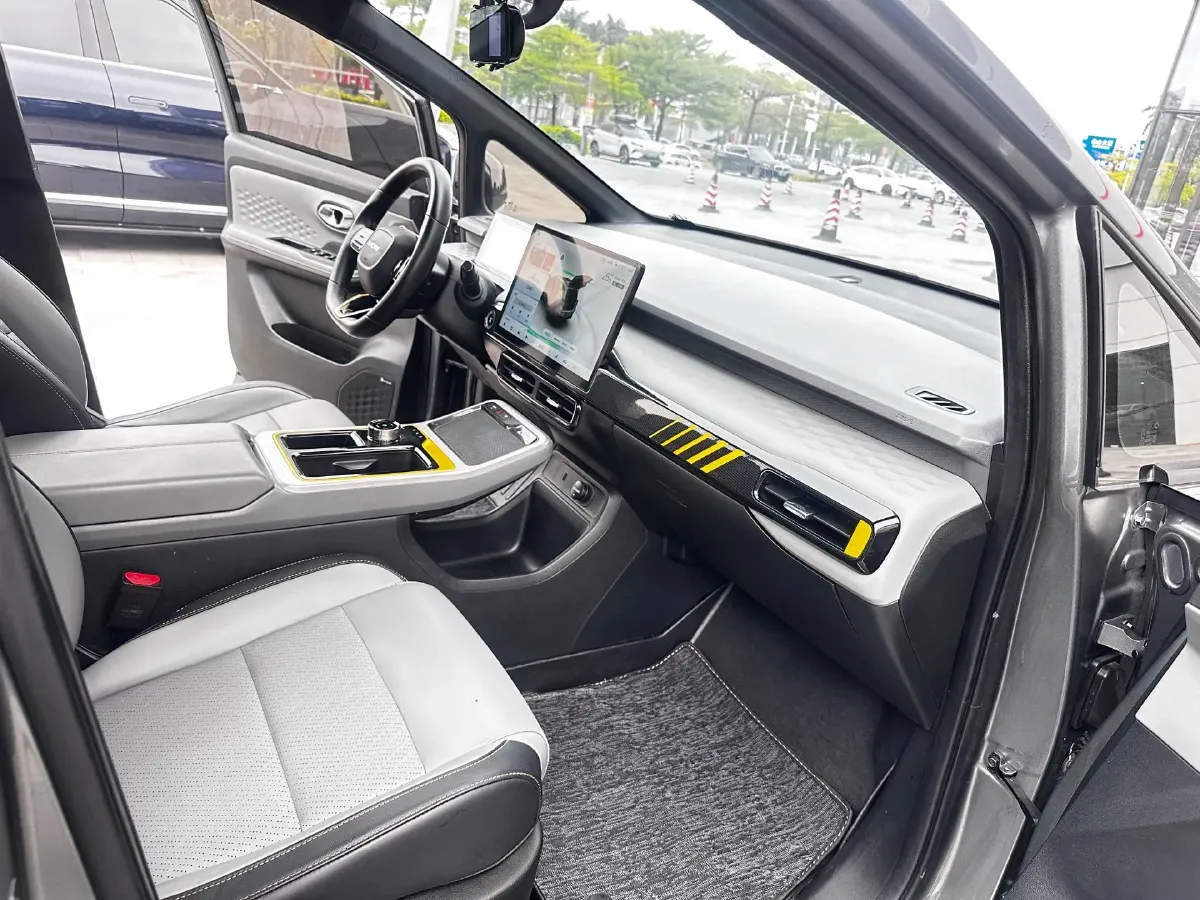 2022 Geely Okavango 1.8T 184HP L4 7DCT,autocango,china used car exporter,china ev exporter,chinese used car exporter,chinese used ev exporter