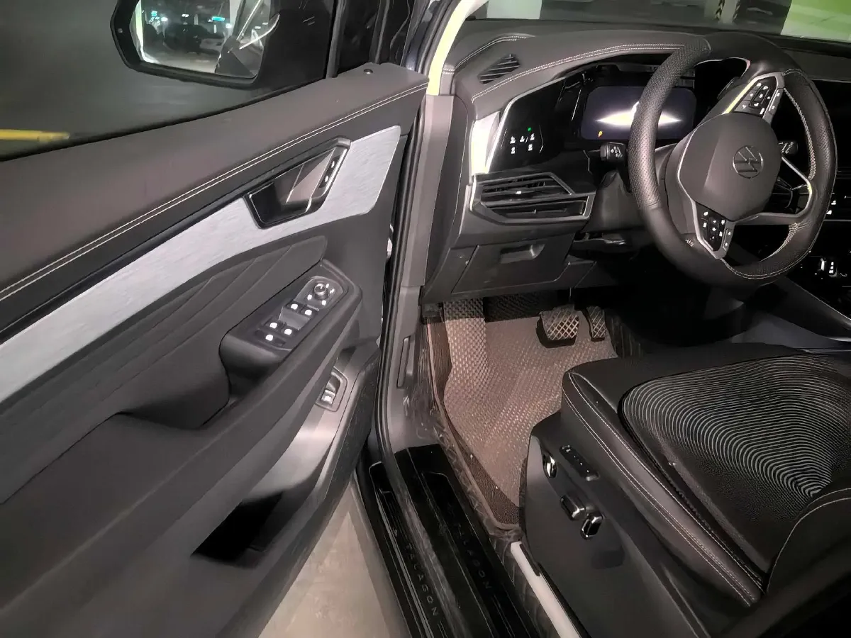 2021 Volkswagen Talagon 2.0T 220HP L4 7DCT,autocango,china used car exporter,china ev exporter,chinese used car exporter,chinese used ev exporter