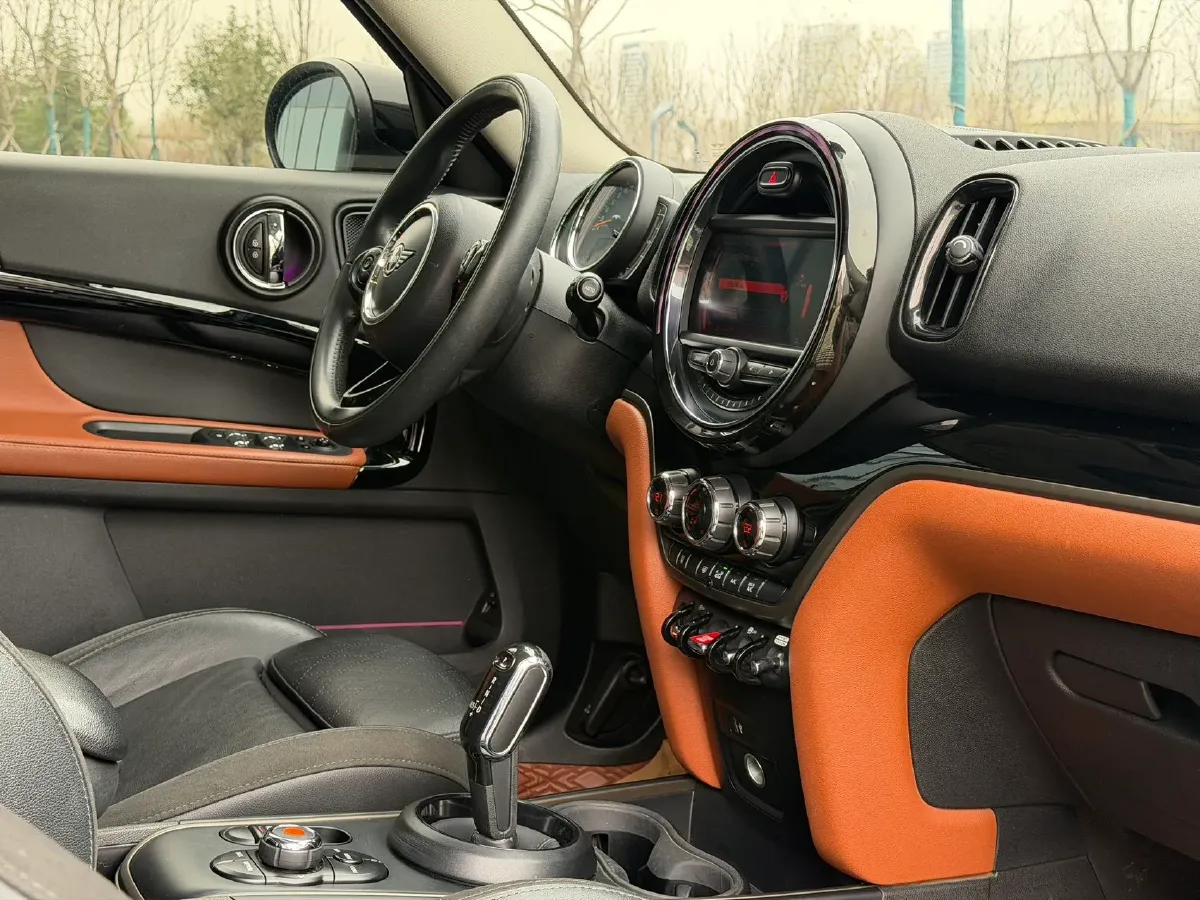 2020 MINI COUNTRYMAN 2.0T 192HP L4 7DCT,autocango,china used car exporter,china ev exporter,chinese used car exporter,chinese used ev exporter