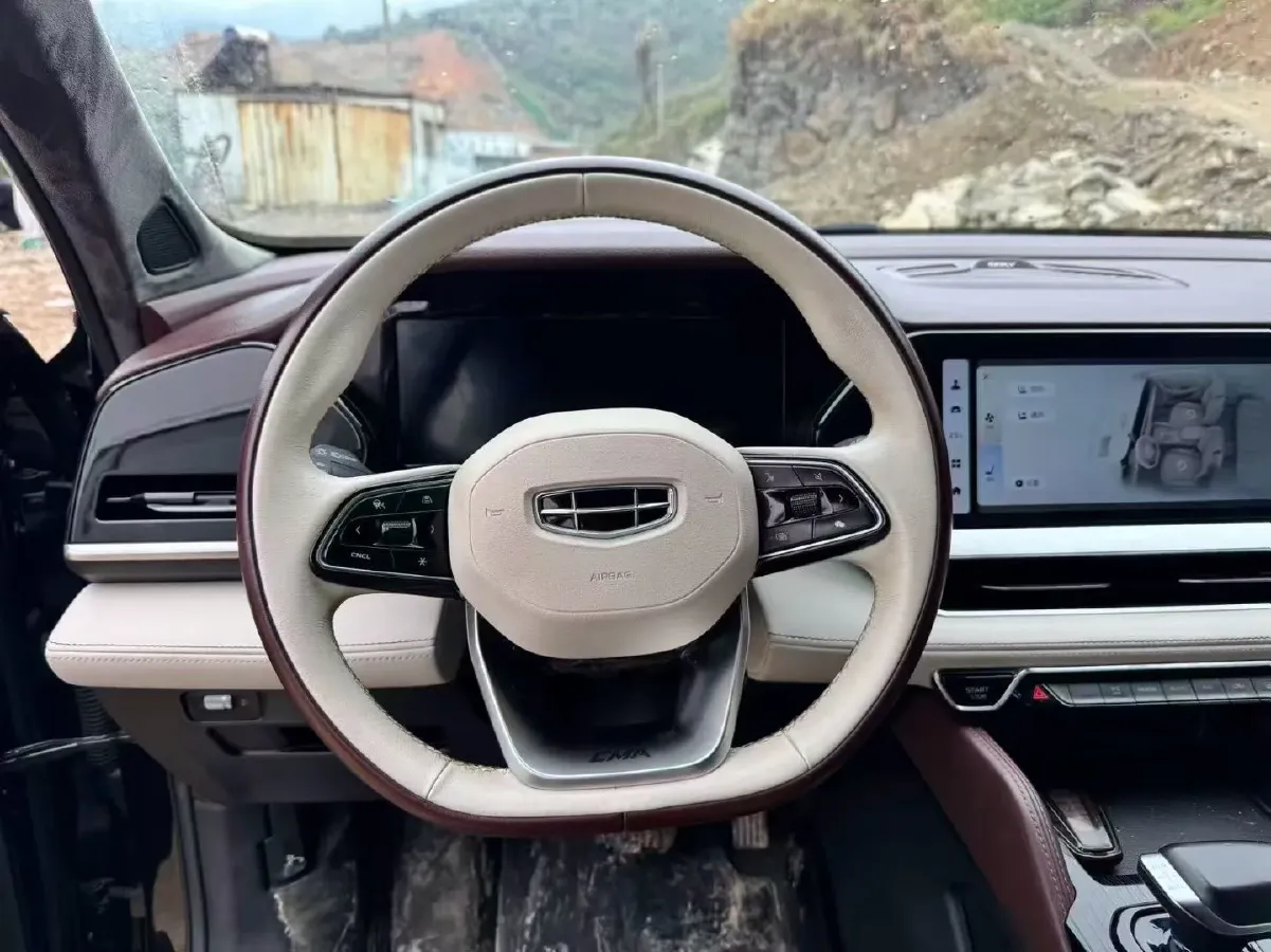 2021 Geely Monjaro 2.0T 218HP L4 7DCT,autocango,china used car exporter,china ev exporter,chinese used car exporter,chinese used ev exporter