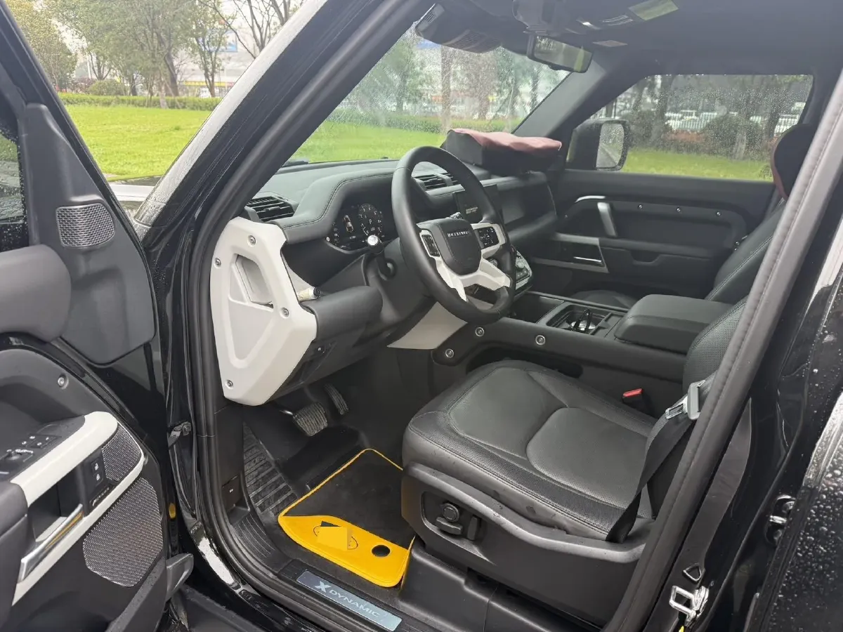 2024 Land Rover Defender 3.0T 400HP L6 8AT,autocango,china used car exporter,china ev exporter,chinese used car exporter,chinese used ev exporter