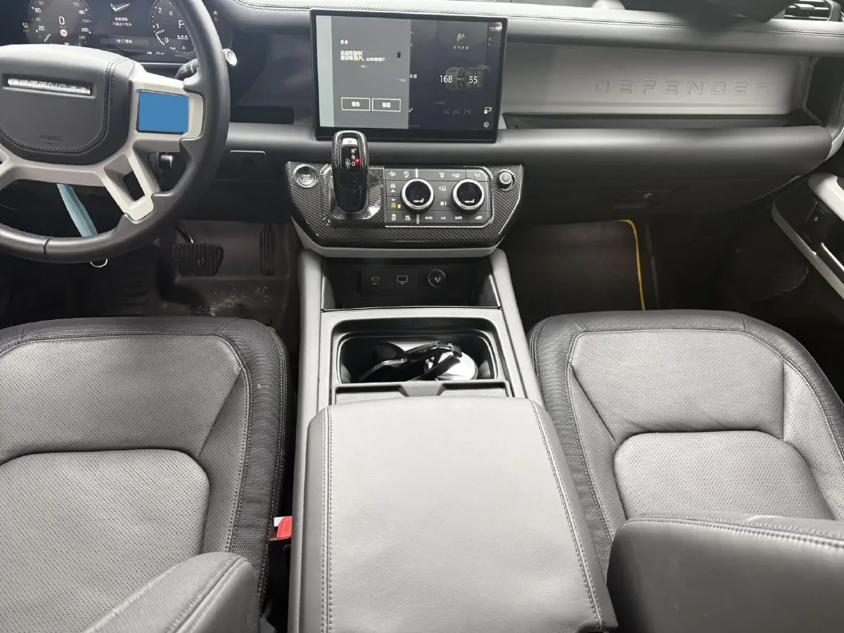 2024 Land Rover Defender 3.0T 400HP L6 8AT,autocango,china used car exporter,china ev exporter,chinese used car exporter,chinese used ev exporter
