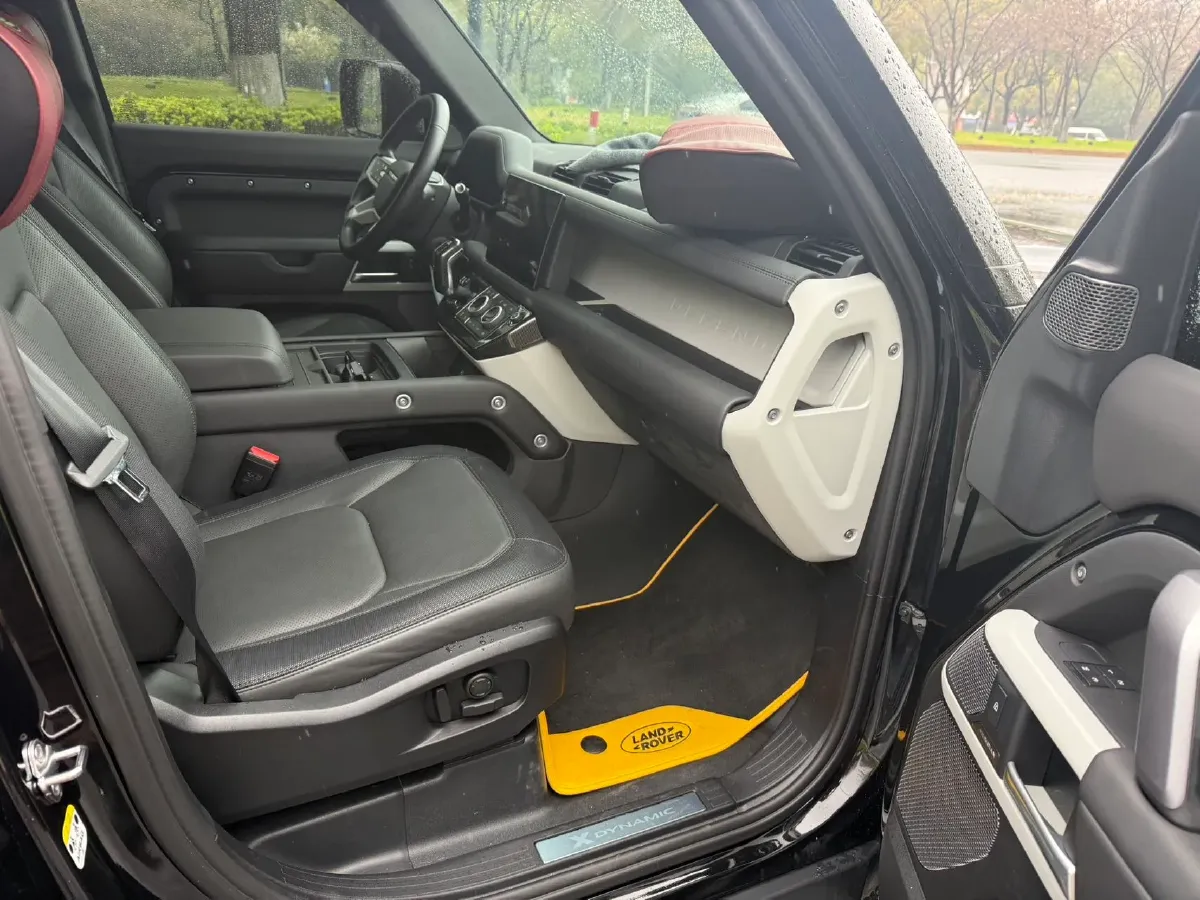 2024 Land Rover Defender 3.0T 400HP L6 8AT,autocango,china used car exporter,china ev exporter,chinese used car exporter,chinese used ev exporter