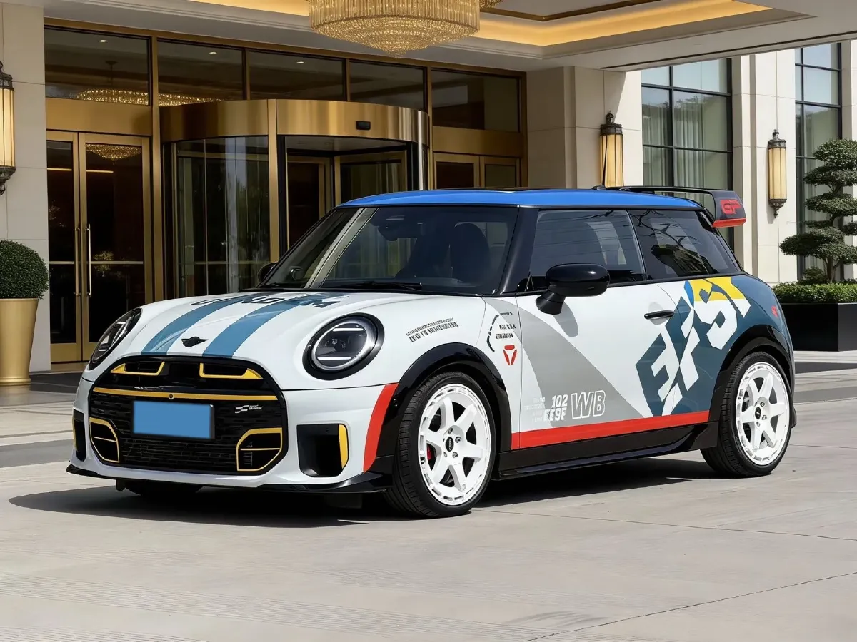 2025 MINI JCW 2.0T 231HP L4 7DCT,autocango,china used car exporter,china ev exporter,chinese used car exporter,chinese used ev exporter