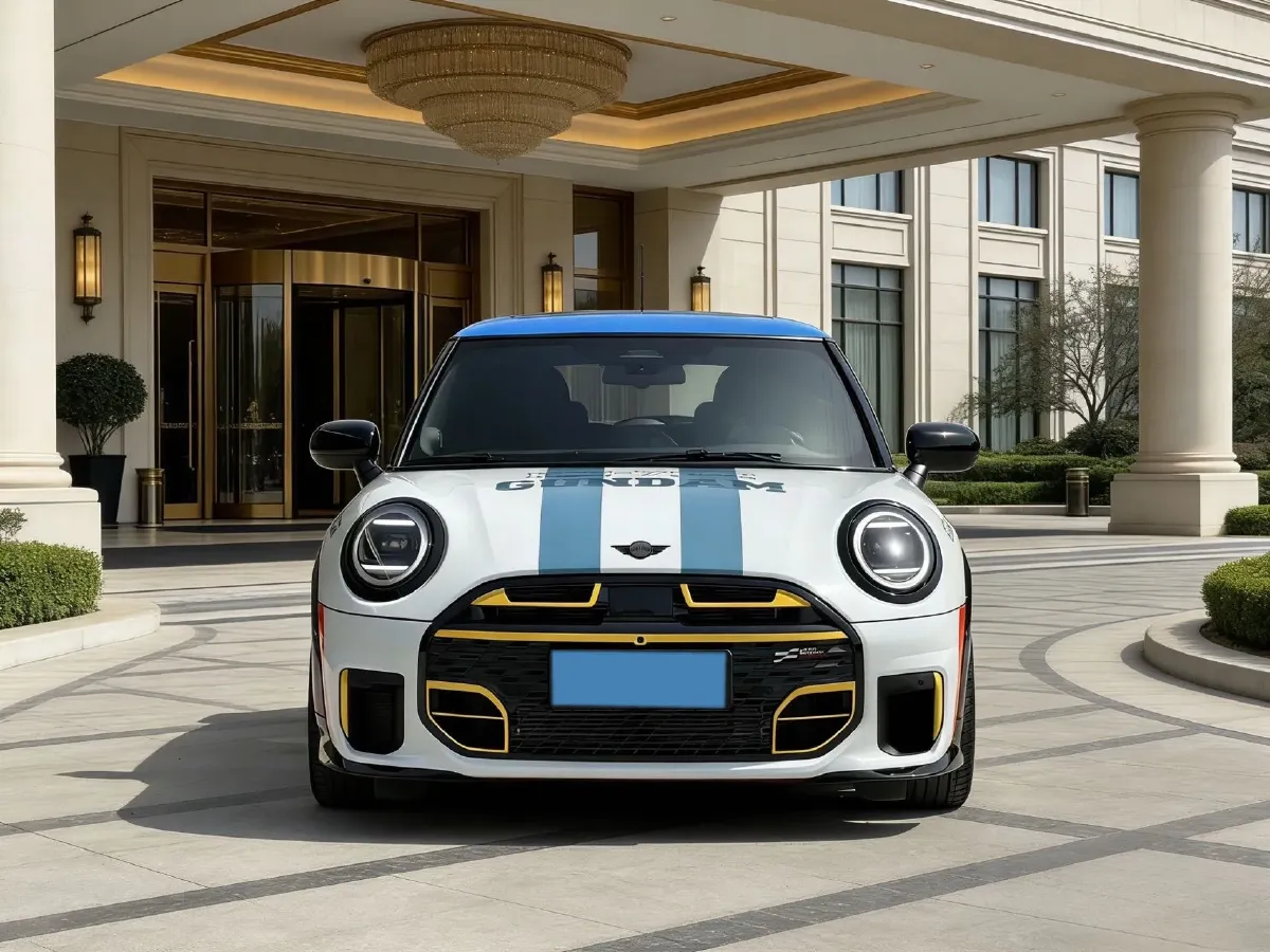 2025 MINI JCW 2.0T 231HP L4 7DCT,autocango,china used car exporter,china ev exporter,chinese used car exporter,chinese used ev exporter