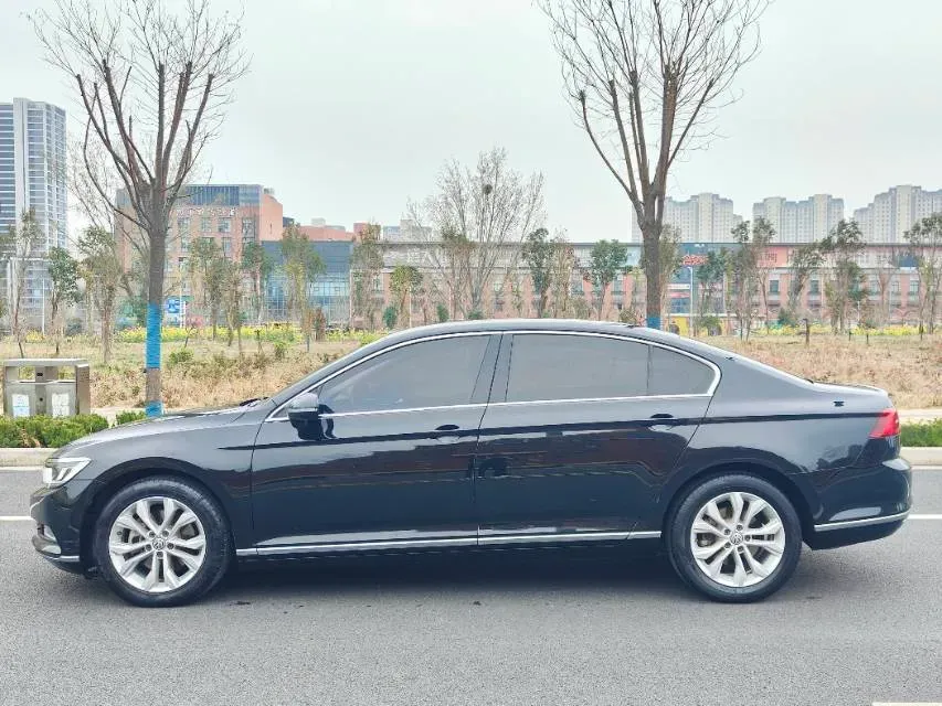 2018 Volkswagen Magotan 1.8T 180HP L4 7DCT,autocango,china used car exporter,china ev exporter,chinese used car exporter,chinese used ev exporter